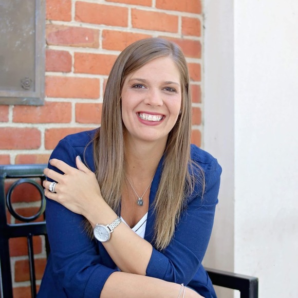 Meet your Posher, Whitney - Picture 1 of 1